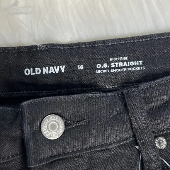 Old Navy Black High Rise OG Straight Shorts - Picture 3 of 5